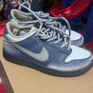 Nike Kids Navy and Light Gray Low-Top Sneakers